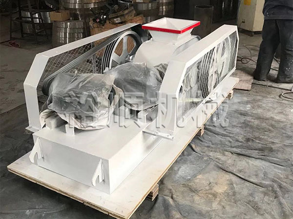 對(duì)輥制砂機(jī)